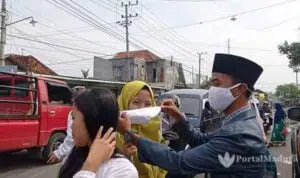 Ansor Tlanakan Bagikan Masker, Seribu Habis Dalam Waktu 10 Menit