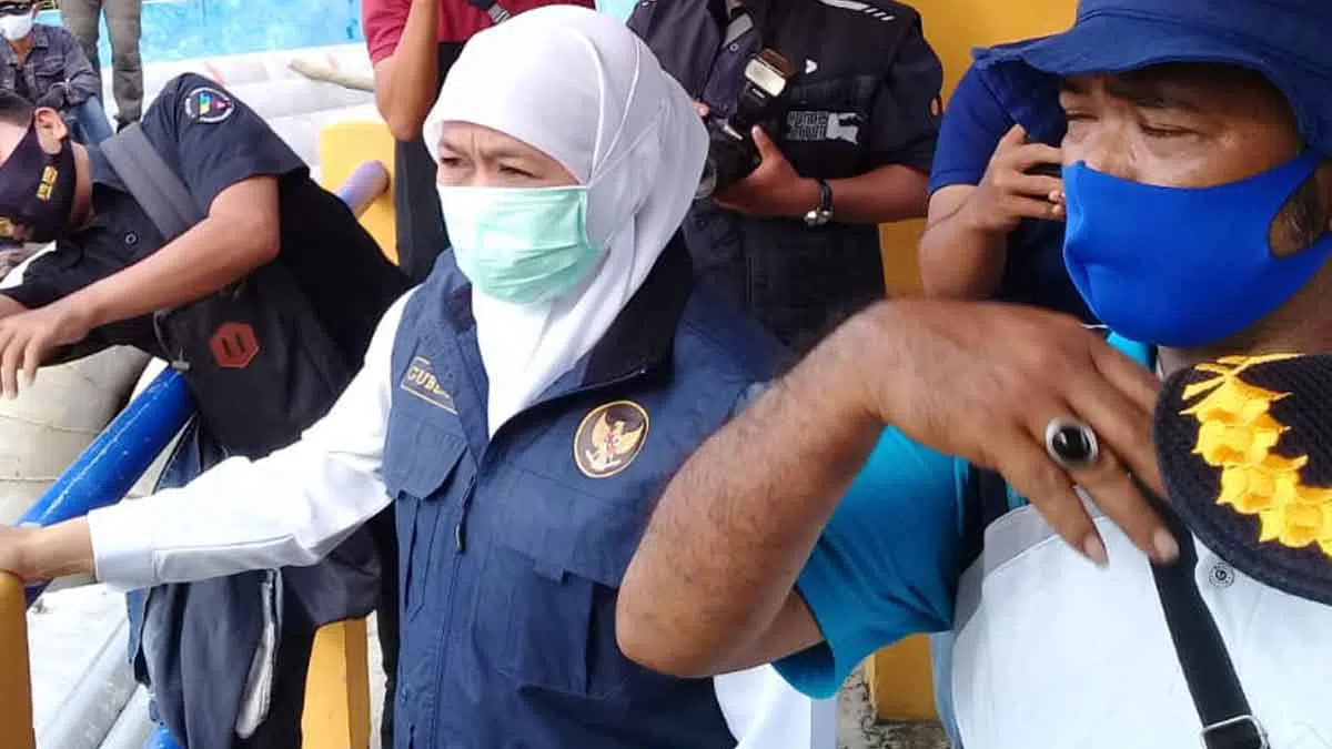 Khofifah Butuh Satu Pekan Perbaikan Pompa Kendali Banjir di Sampang