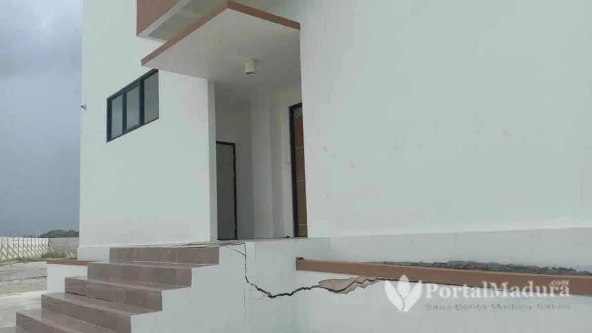Belum Ditempati, Gedung DPRD Bangkalan Terlihat Retak