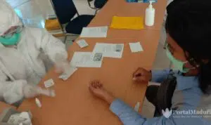 Rapid Test Massal Berlangsung di UTM Bangkalan