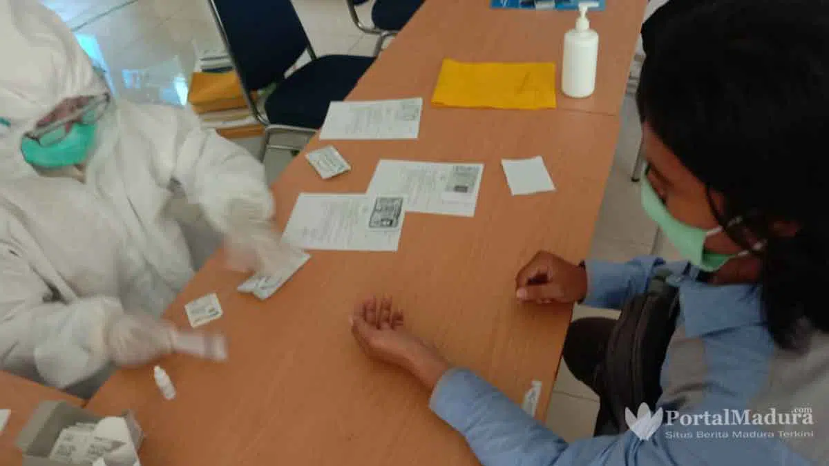 Rapid Test Massal Berlangsung di UTM Bangkalan