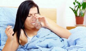 Rasakan 5 Manfaat Minum Air Putih Setelah Bangun Tidur