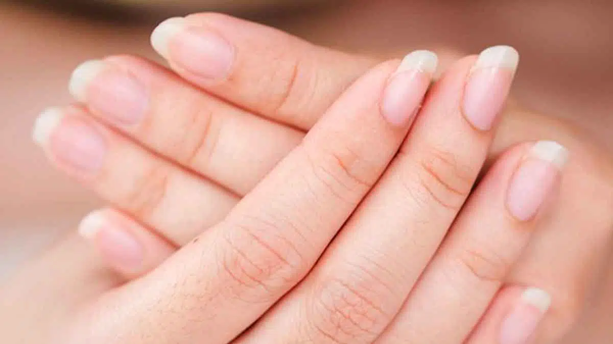 Risiko Memiliki Kuku Panjang Bagi Kesehatan