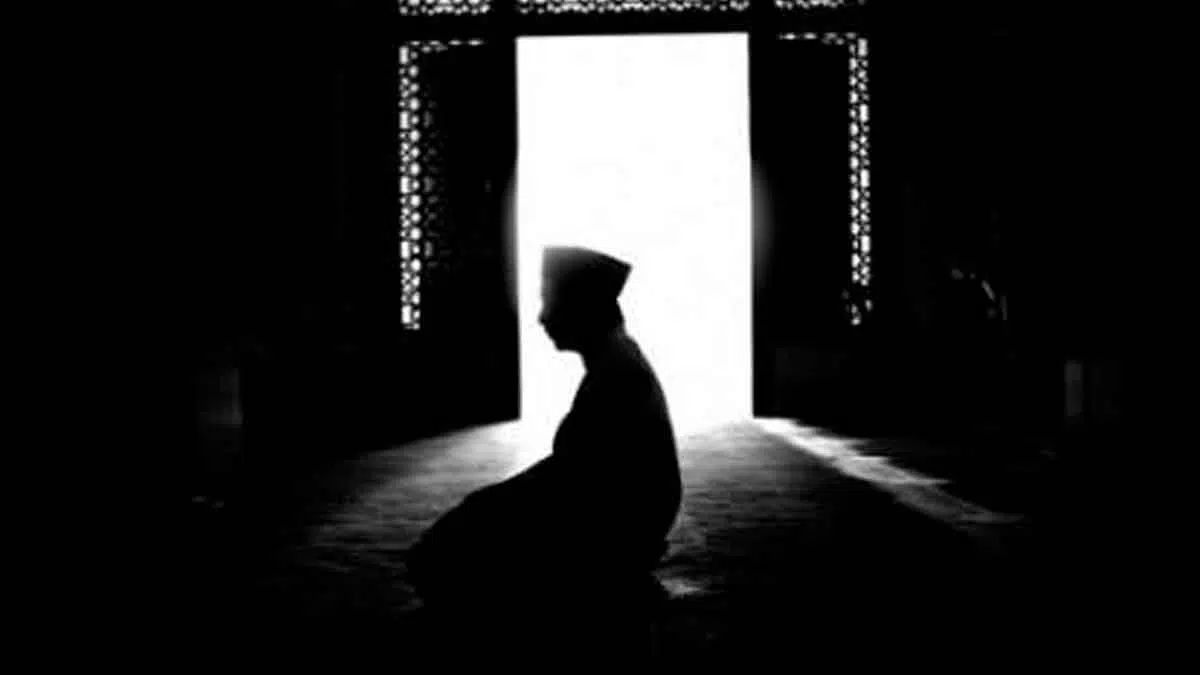 Lakukan 4 Cara Ini Agar Lebih Khusuk Salat