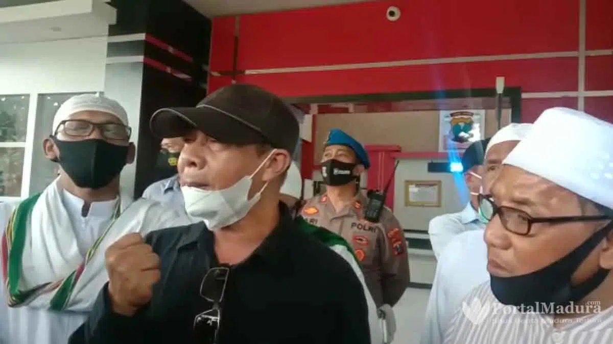 Simpatisan di Bangkalan Desak HRS Dibebaskan