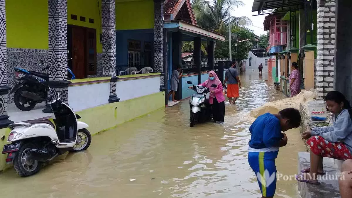 Intensitas Hujan Tinggi, Sampang Dilanda Banjir Lagi