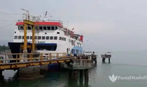 Cuaca Buruk, Aktivitas Pelayaran Antar Pulau Terhenti di Sumenep