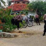 Dijaga Polisi, Rumah Mahfud MD di Desa Plakplak Dikabarkan Akan Didatangi Massa