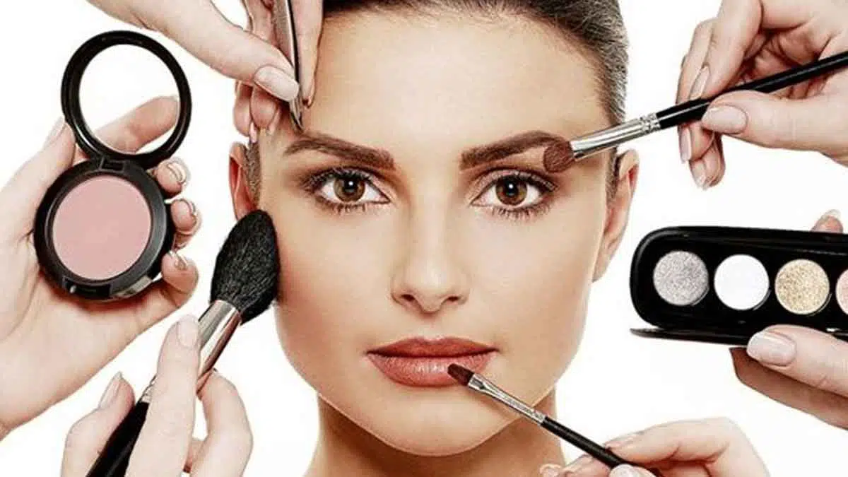 Kandungan Produk Makeup yang Harus Dihindari Kulit Kering