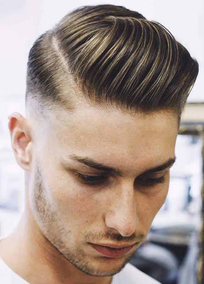 model rambut jambul pria Side Swept Pompadour