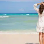 Ingin Liburan ke Pantai? Lakukan Cara ini agar Kulit Tidak Belang