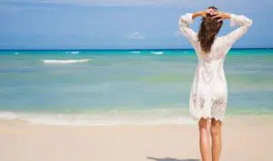 Ingin Liburan ke Pantai? Lakukan Cara ini agar Kulit Tidak Belang