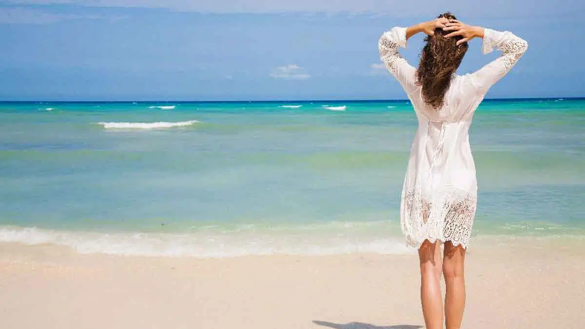 Ingin Liburan ke Pantai? Lakukan Cara ini agar Kulit Tidak Belang