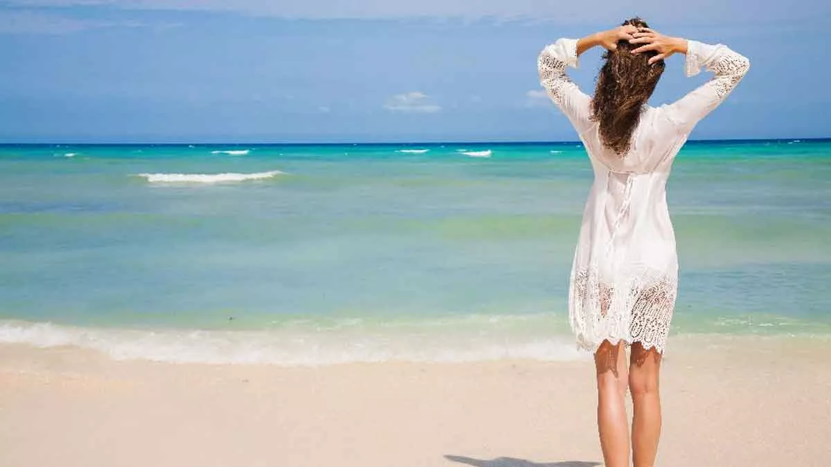 Ingin Liburan ke Pantai? Lakukan Cara ini agar Kulit Tidak Belang