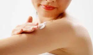 Manfaat Gunakan Body Lotion Sebelum Tidur di Malam Hari