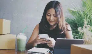 3-Cara-Manfaatkan-Smartphone-Saat-Work-From-Home
