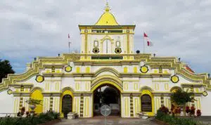 4 Wisata Religi Madura yang Tak Boleh Anda Lewatkan