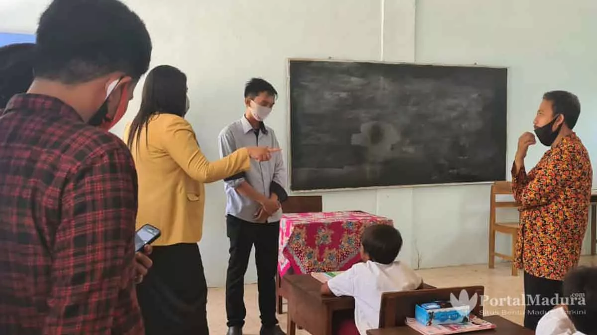 Bedah Kelas, Tingkatkan Motivasi Belajar Siswa Sdn Candi 1 Sumenep - Portalmadura.com Bedah Kelas, Tingkatkan Motivasi Belajar Siswa SDN Candi 1 Sumenep