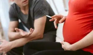 Berikut 4 Dampak yang Akan Terjadi Jika Ibu Hamil Hirup Asap Rokok