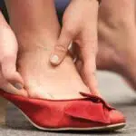 Berikut Cara Atasi Sepatu yang Kekecilan dengan Mudah