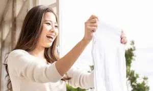 Berikut Cara Rawat Baju Putih Agar Tak Cepat Pudar
