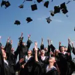 Fresh Graduate, Ini 3 Cara Bantu Anda Hindari Krisis Keuangan