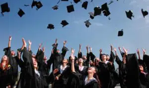 Fresh-Graduate,-Ini-3-Cara-Bantu-Anda-Hindari-Krisis-Keuangan