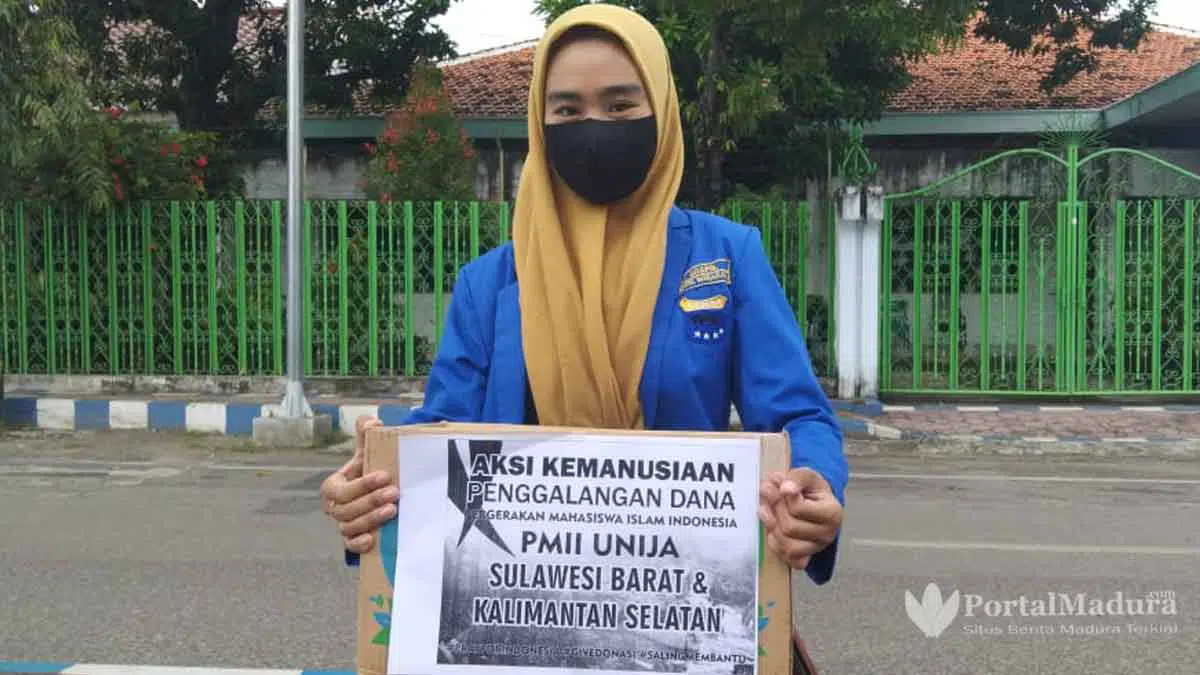Galang Dana Korban Bencana, PMII Unija Blusukan di Traffic Light dan Pasar