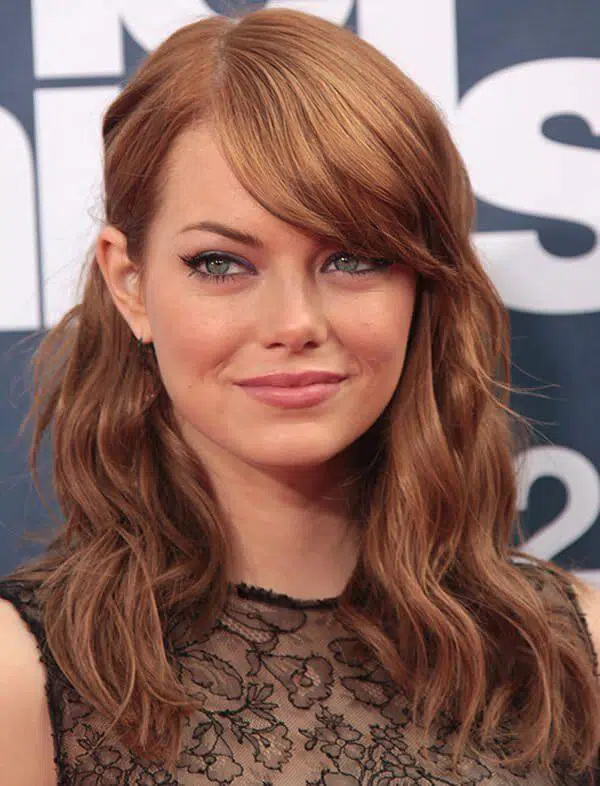 Gaya Rambut Wanita 2021 Side swept bangs