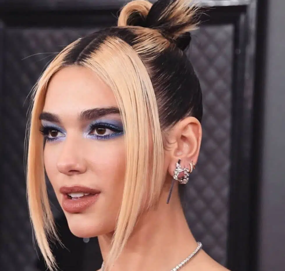 Gaya Rambut Wanita 2021 Two tone color