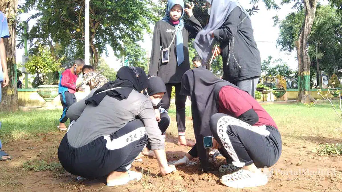 Gersubi Buat 100 Lubang Resapan Biopori di TB Sumenep