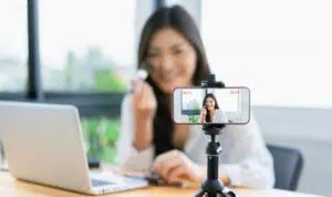 Ingin-Jadi-Vlogger-Yuk-Intip-5-Kiat-Suksesnya