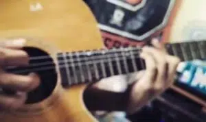 3 Aplikasi yang Bikin Jago Main Gitar