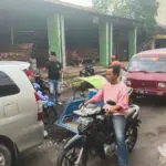 Jalan Penghubung Desa Rusak, Warga Bangkalan Patungan