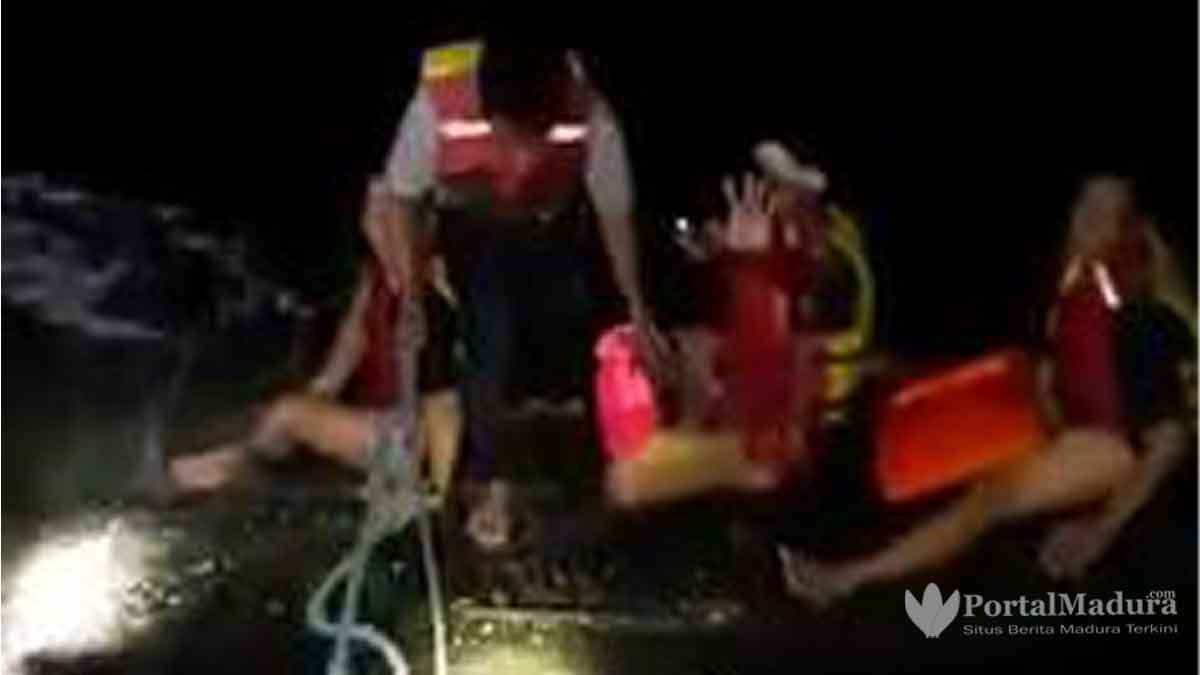 Kapal Speed Boat Terbalik, 4 Penumpang Selamat