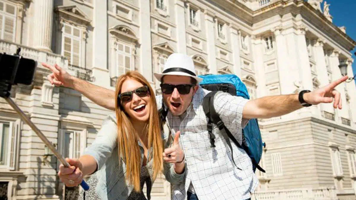 Menyukai Hal Baru, 5 Zodiak Ini Suka Travelling