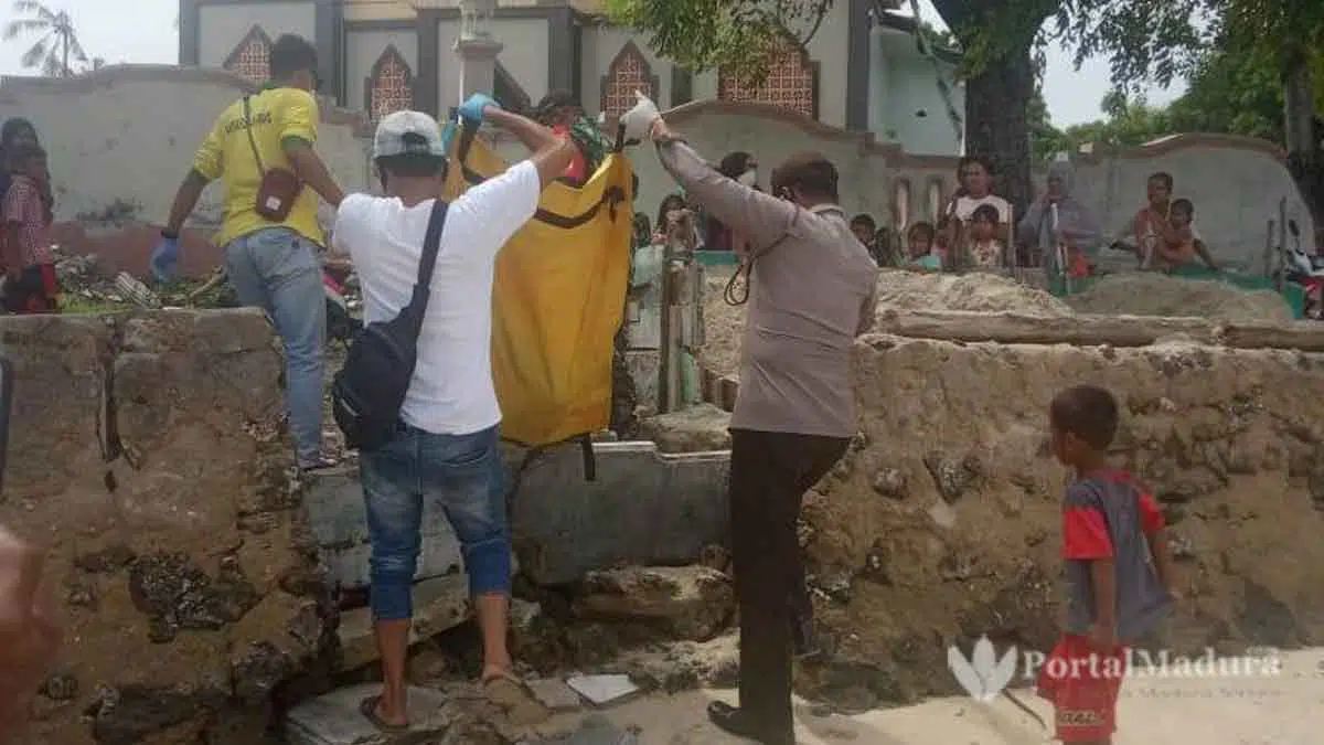 Sulit Dikenali, Mayat Pria Ditemukan di Bibir Pantai Pulau Tonduk Sumenep
