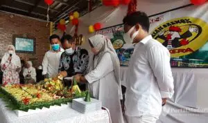 Rayakan HUT ke-8, Rumah Makan Ayam Brewok Santuni Anak Yatim
