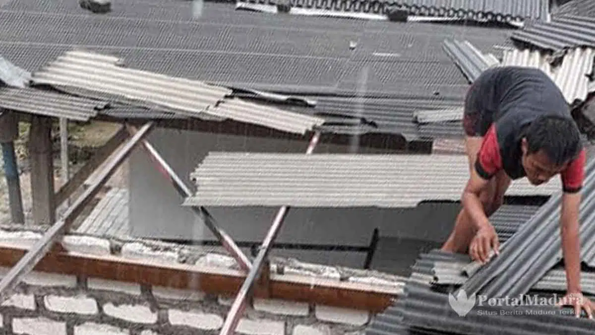 Angin Kencang, Rumah Warga Pamekasan Porak poranda