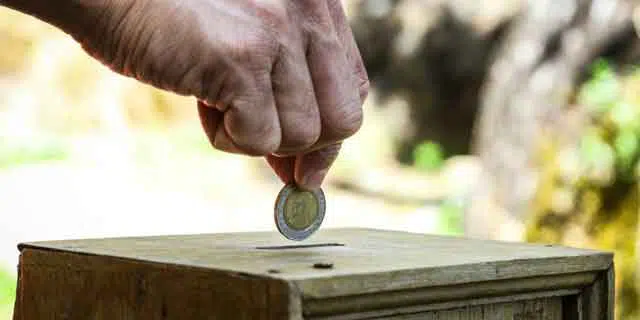 Sedekah,-Obat-Paling-Mujarab-untuk-Segala-Penyakit