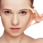Angkat Sel Kulit Mati di Wajah dengan 7 Cara Ini