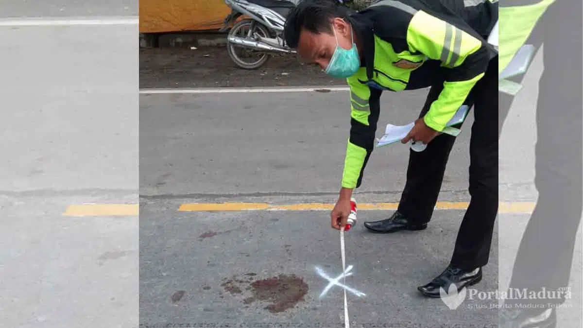 Tabrak Truk Tronton, Pemotor Tewas di Bangkalan