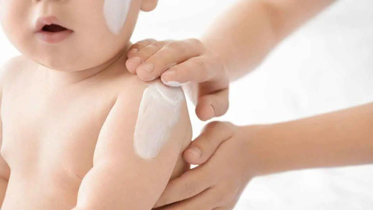 Wajib Bunda Ketahui, Ini Cara Merawat Kulit Bayi Baru Lahir