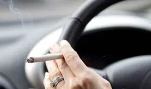 3 Cara Hemat Usir Bau Rokok Dalam Mobil