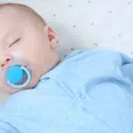 Ketahui Fakta Pemberian Empeng pada Bayi