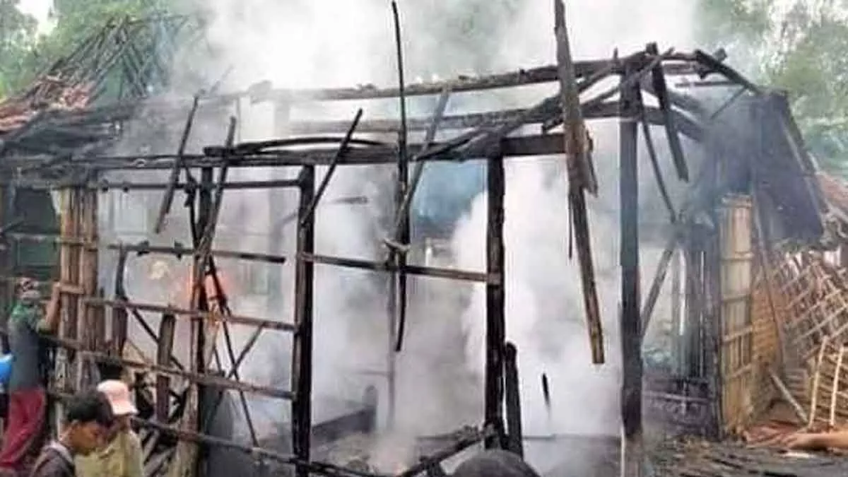 Rumah Terbakar, Uang Rp 30 Juta Jadi Arang