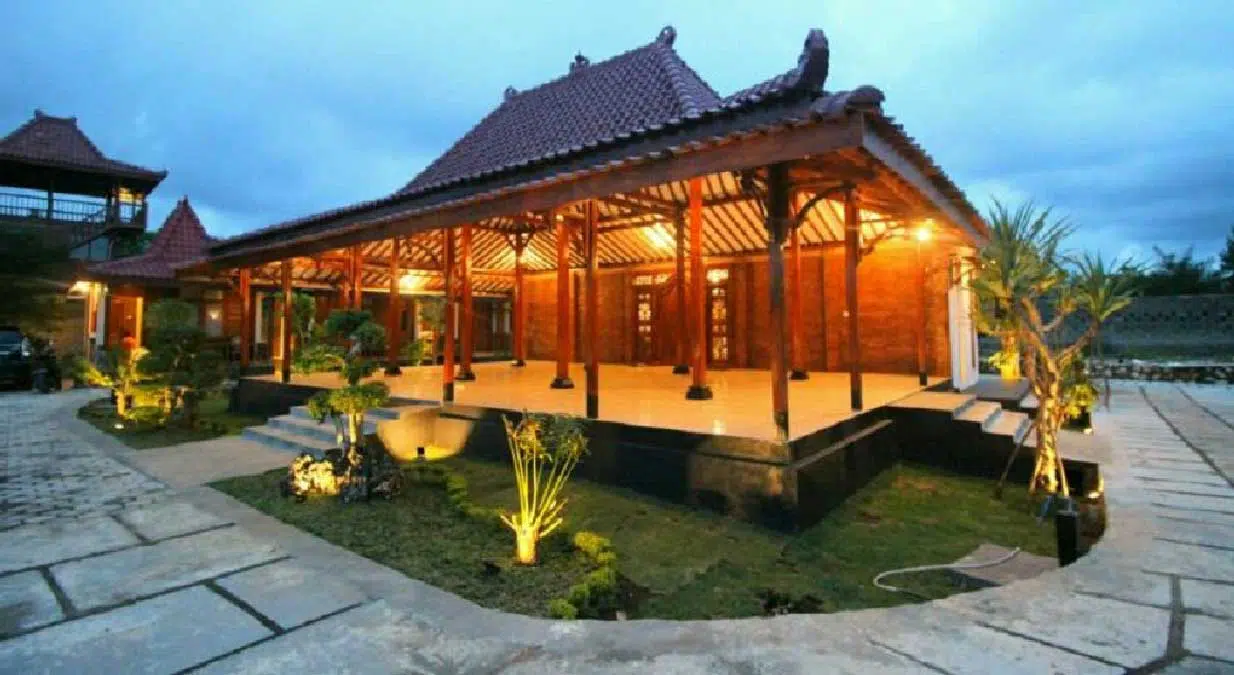 rumah adat joglo