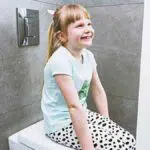 5 Cara Ajarkan Anak Menggunakan Toilet Dengan Baik