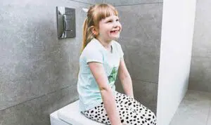 5 Cara Ajarkan Anak Menggunakan Toilet