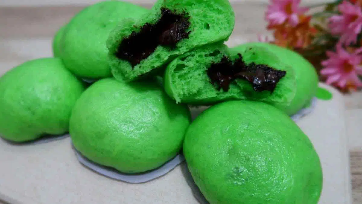 Resep Bakpao Pandan Isi Cokelat Lumer yang Empuk